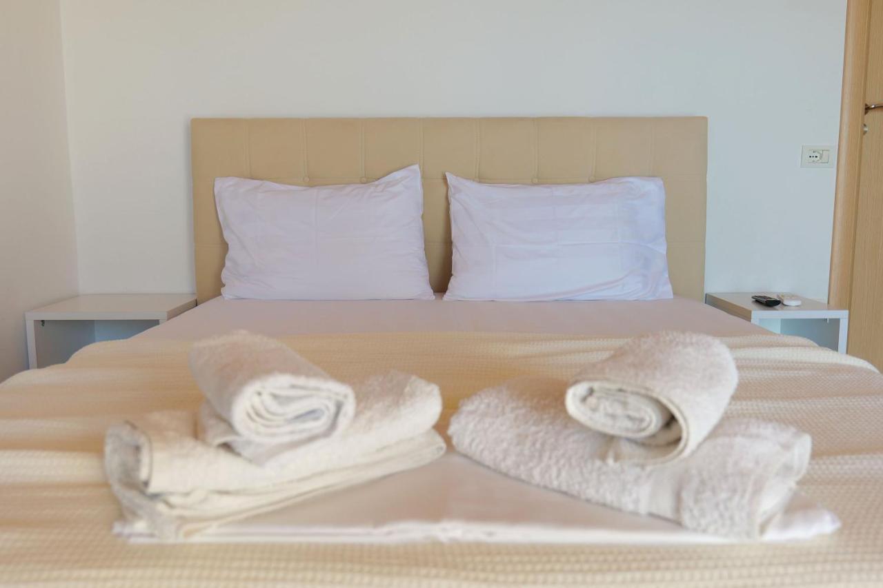 Alex & Sofi Hotel Himare Luaran gambar