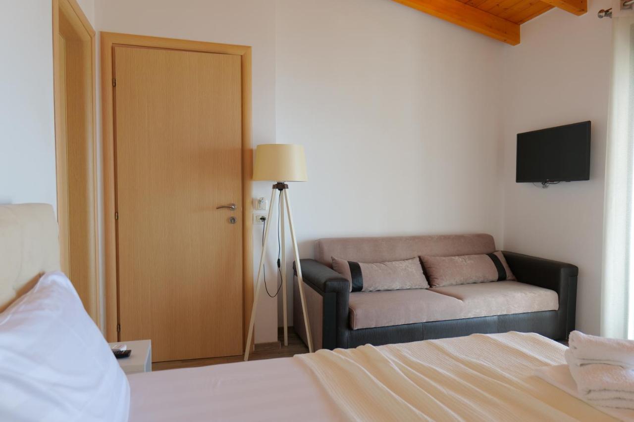 Alex & Sofi Hotel Himare Luaran gambar