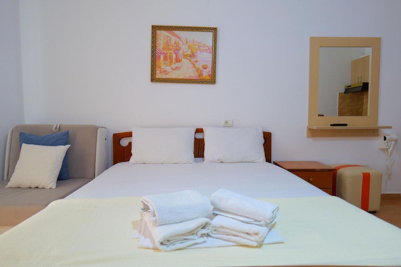 Alex & Sofi Hotel Himare Luaran gambar